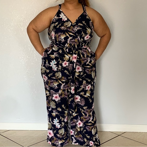 BloomChic Pants - Plus size floral jumpsuit with pockets